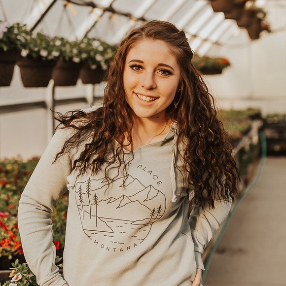 Meet your Posher, Holly - Picture 1 of 1